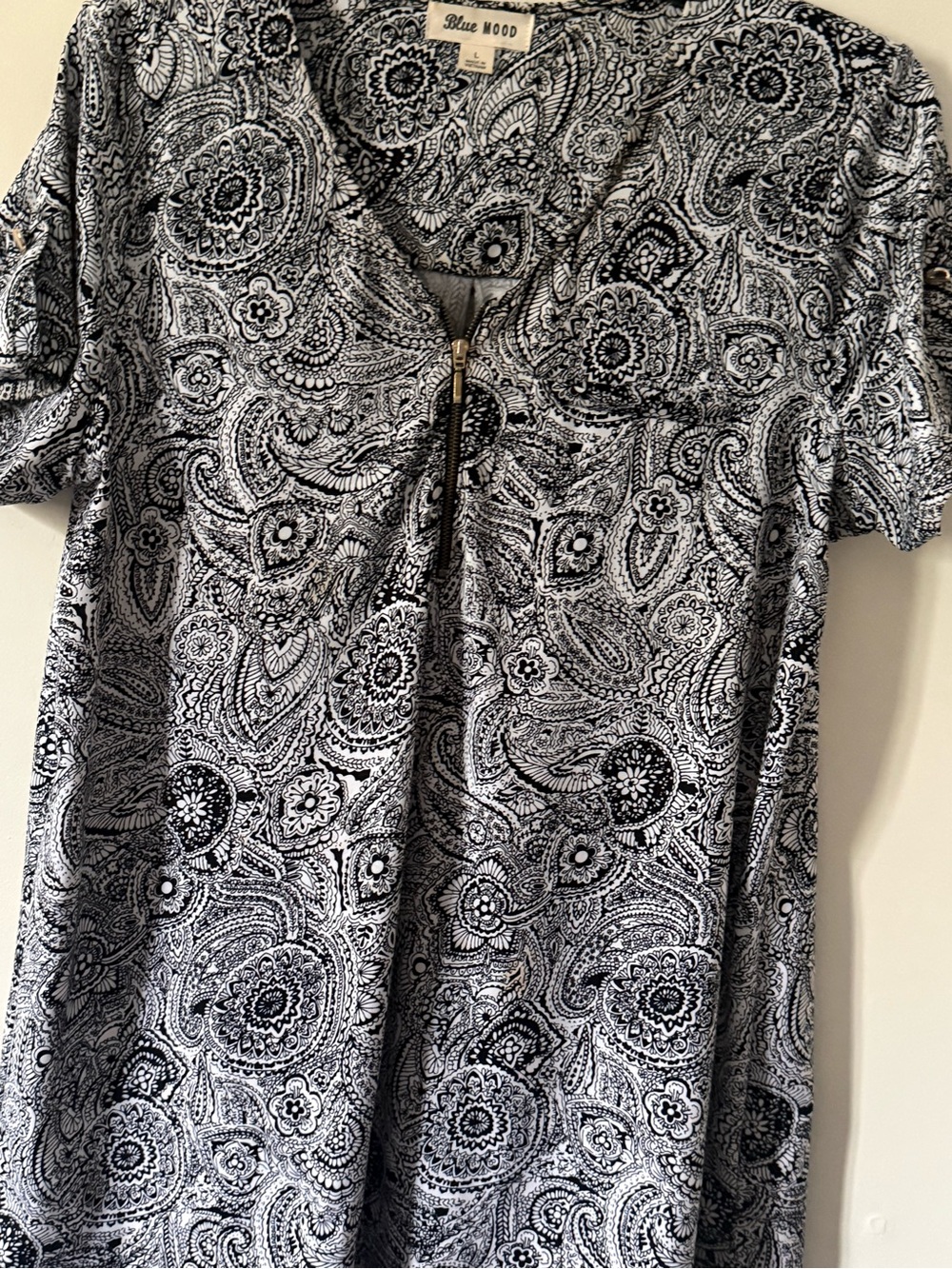 Blue Mood Black & White Paisley Zip Front blouse